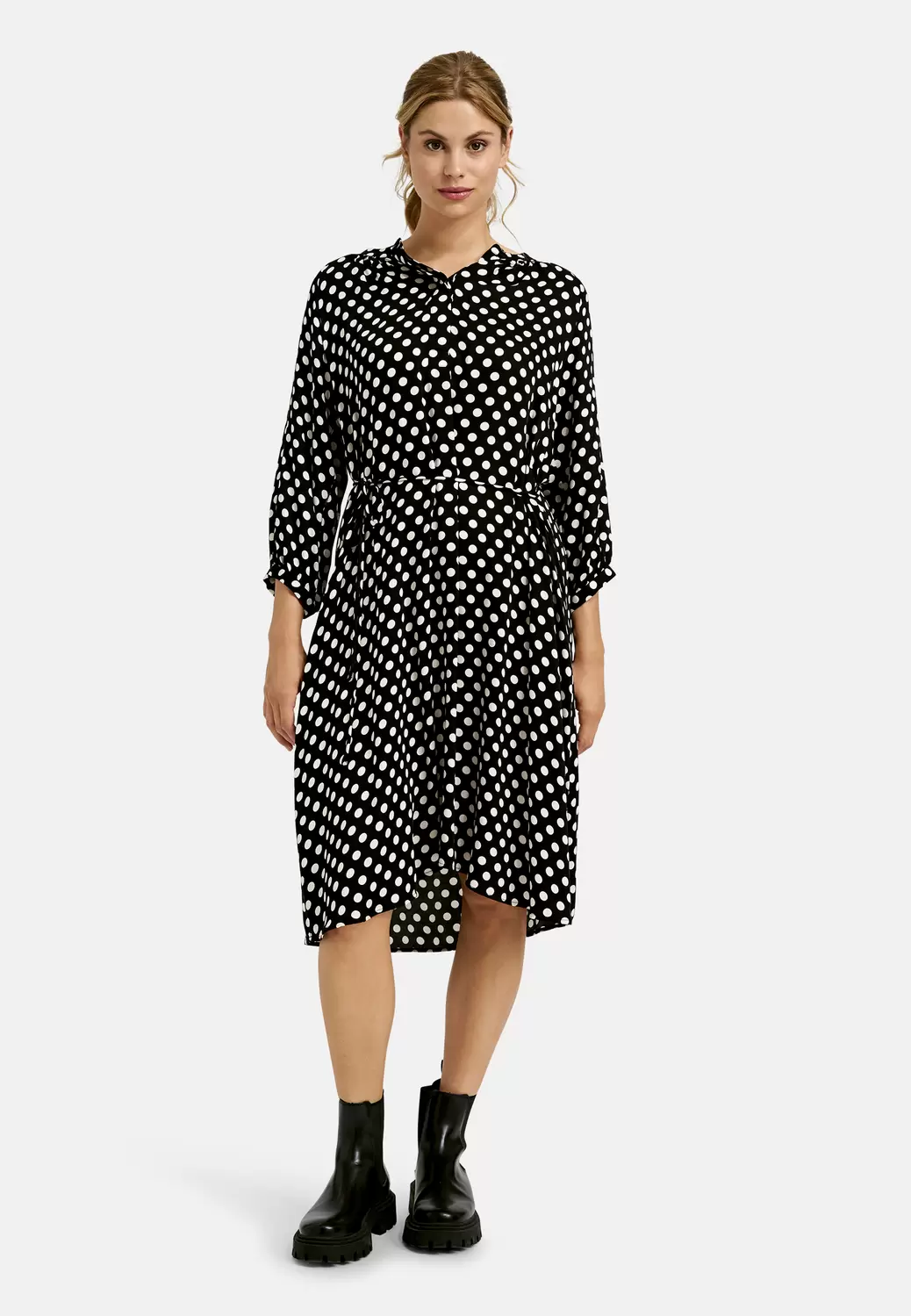 Dress w neckpanel + halfplacket, raglan sleeves + cordstringbelt