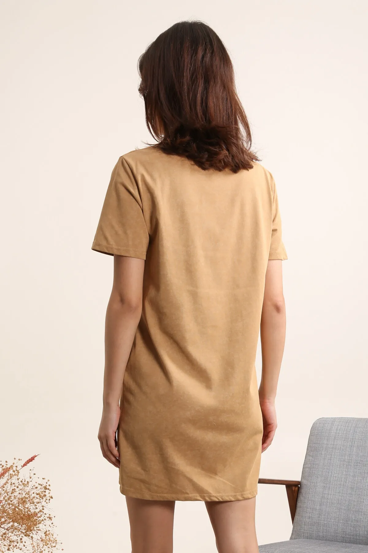 GEWASCHTES, GEBÜRSTETES KLEID